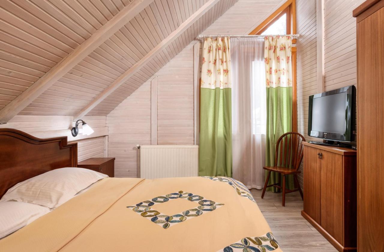 Lavanda Country Club Татарив Екстериор снимка